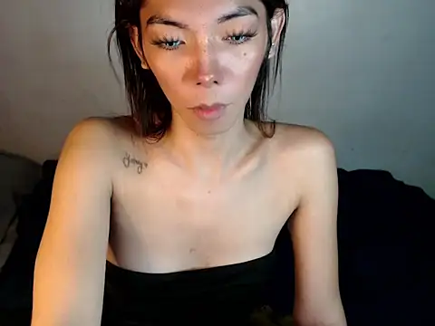 Snapshot of perly_169 chatting on December 14, 3:07 am perly 169 online show from December 14, 3:07 am