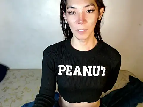 Snapshot of perly_169 chatting on December 22, 10:47 pm perly 169 online show from December 22, 10:47 pm