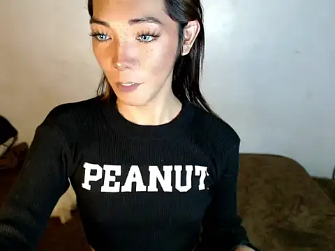 Snapshot of perly_169 chatting on January 4, 7:34 am perly 169 online show from January 4, 7:34 am