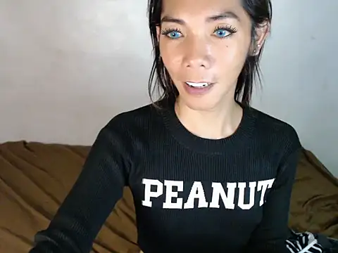 Snapshot of perly_169 chatting on January 18, 9:02 am perly 169 online show from January 18, 9:02 am