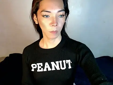 Snapshot of perly_169 chatting on February 1, 4:35 am perly 169 online show from February 1, 4:35 am