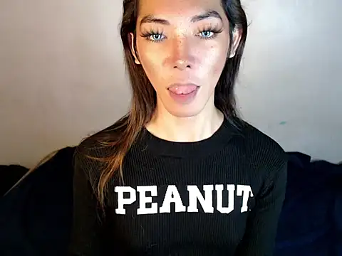 Snapshot of perly_169 chatting on February 8, 1:43 am perly 169 online show from February 8, 1:43 am