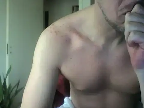 Snapshot of streeper_sexy chatting on January 2, 10:11 pm streeper sexy online show from January 2, 10:11 pm