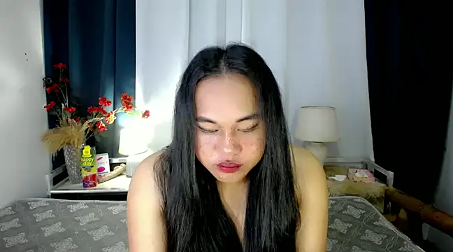 Snapshot of bettina_love chatting on December 11, 3:56 am bettina love online show from December 11, 3:56 am