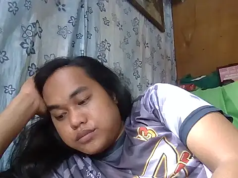 Snapshot of bettina_love chatting on April 19, 3:28 am bettina love online show from April 19, 3:28 am
