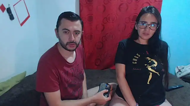 Snapshot of party2col chatting on December 21, 2:52 am party2col online show from December 21, 2:52 am