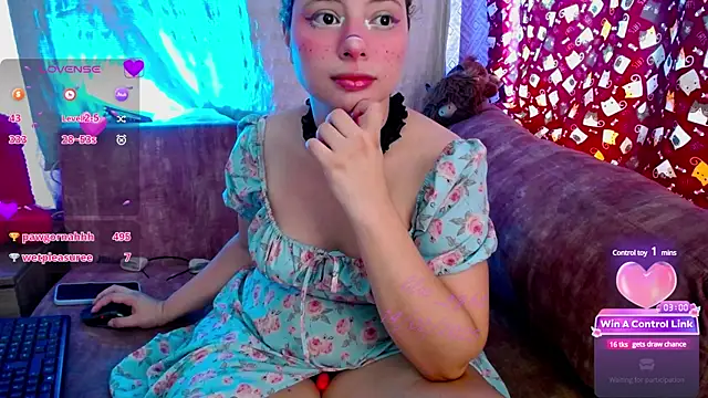 Snapshot of lilac_night33 chatting on February 15, 1:05 pm lilac night33 online show from February 15, 1:05 pm