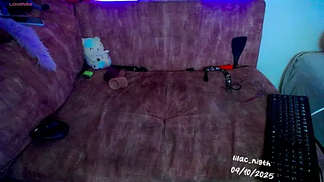 Snapshot of lilac_night33 chatting on October 9, 7:23 pm lilac night33 online show from October 9, 7:23 pm