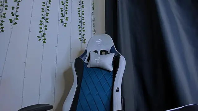 KarlaSim online show from November 21, 8:51 pm