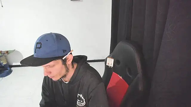 Jeff Waltonxh online show from December 15, 4:39 am