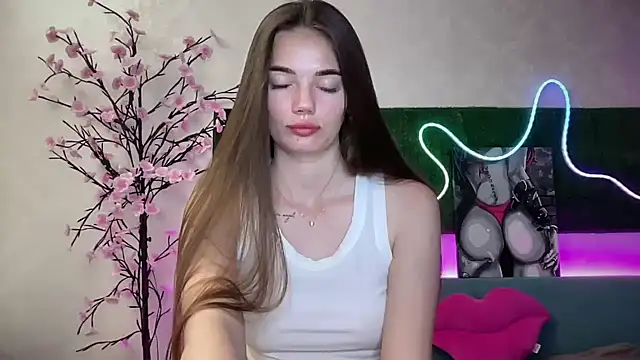 Snapshot of Miracle_angel_ chatting on June 10, 6:18 pm Miracle angel online show from June 10, 6:18 pm
