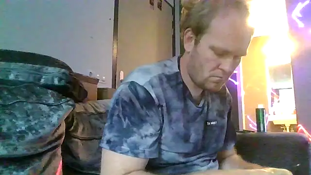 Snapshot of Janssen88 chatting on June 9, 2:39 pm Janssen88 online show from June 9, 2:39 pm
