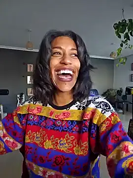 Snapshot of Goldenlace chatting on December 4, 1:53 pm Goldenlace online show from December 4, 1:53 pm