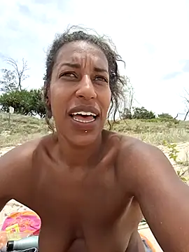 Snapshot of Goldenlace chatting on December 30, 1:15 am Goldenlace online show from December 30, 1:15 am