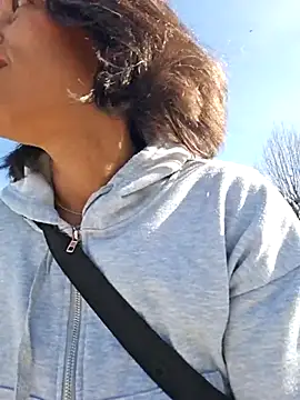 Snapshot of Goldenlace chatting on February 26, 2:25 pm Goldenlace online show from February 26, 2:25 pm