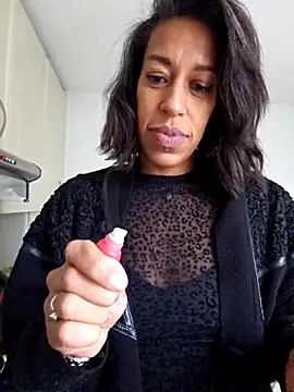 Snapshot of Goldenlace chatting on March 7, 3:49 pm Goldenlace online show from March 7, 3:49 pm