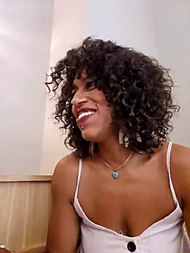 Snapshot of Goldenlace chatting on September 17, 9:00 am Goldenlace online show from September 17, 9:00 am