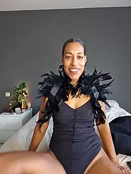 Snapshot of Goldenlace chatting on October 30, 1:34 pm Goldenlace online show from October 30, 1:34 pm