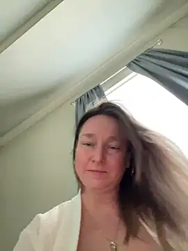 Vivian MayXxX online show from February 15, 9:37 pm