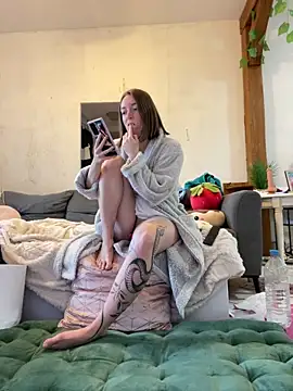 Snapshot of Daisy_Michto_Officiel chatting on January 23, 4:26 pm Daisy Michto Officiel online show from January 23, 4:26 pm