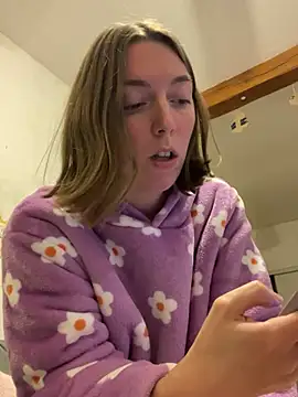 Snapshot of Daisy_Michto_Officiel chatting on January 28, 3:15 am Daisy Michto Officiel online show from January 28, 3:15 am