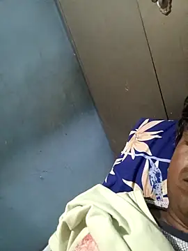 Snapshot of kummuduabbai chatting on February 2, 10:08 pm kummuduabbai online show from February 2, 10:08 pm