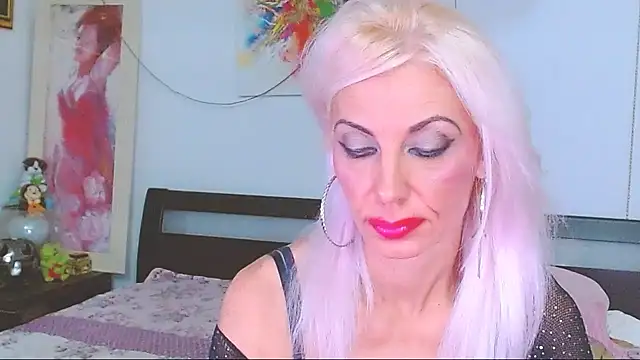 HoneyLara online show from September 14, 8:52 pm