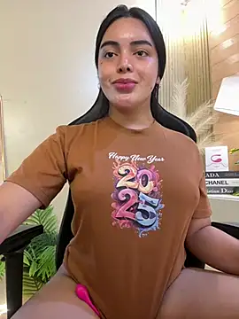 HotstuffCherrySummer online show from February 18, 9:54 am