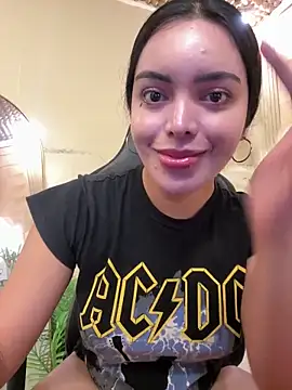 HotstuffCherrySummer online show from February 6, 8:29 am