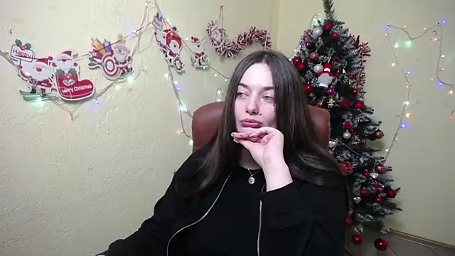 Snapshot of MilanaPrice chatting on December 24, 7:11 pm MilanaPrice online show from December 24, 7:11 pm