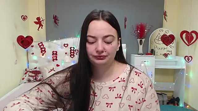 Snapshot of MilanaPrice chatting on February 5, 8:13 pm MilanaPrice online show from February 5, 8:13 pm