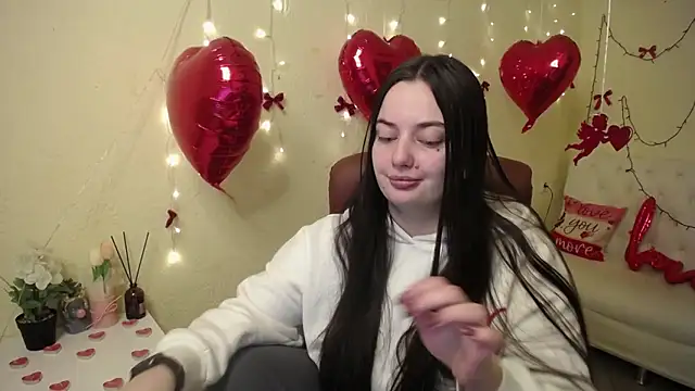 Snapshot of MilanaPrice chatting on February 7, 6:39 am MilanaPrice online show from February 7, 6:39 am