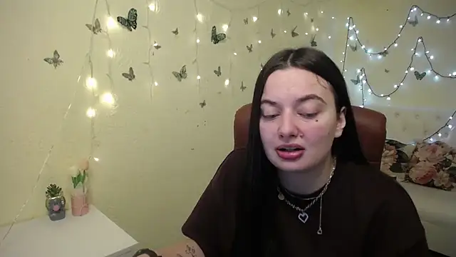 Snapshot of MilanaPrice chatting on March 1, 8:16 am MilanaPrice online show from March 1, 8:16 am