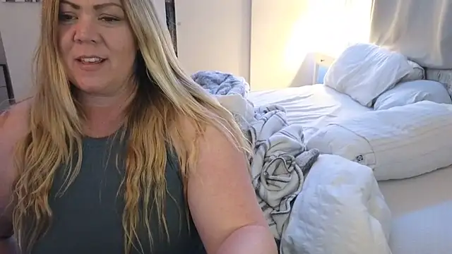 Snapshot of JESS_LOVES chatting on January 24, 5:10 am JESS LOVES online show from January 24, 5:10 am