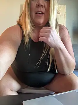 Snapshot of JESS_LOVES chatting on March 9, 4:00 pm JESS LOVES online show from March 9, 4:00 pm