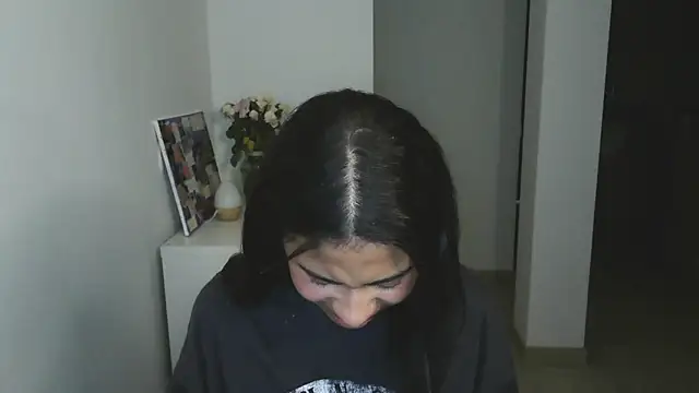 dark enchantress  online show from January 12, 1:21 am