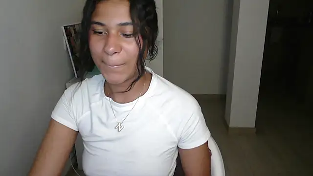 dark enchantress  online show from January 15, 4:25 am