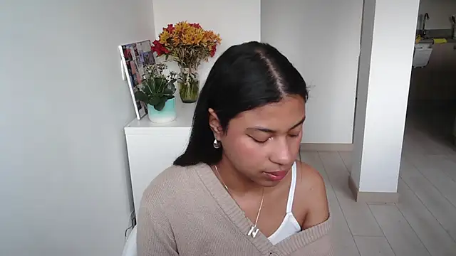 dark enchantress  online show from January 17, 10:01 pm