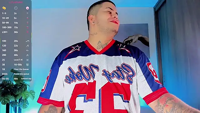 Snapshot of Thomas_chubbyxhot chatting on July 24, 3:15 am Thomas chubbyxhot online show from July 24, 3:15 am