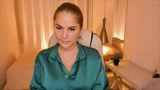 Ellis Foxy online show from December 13, 9:20 pm