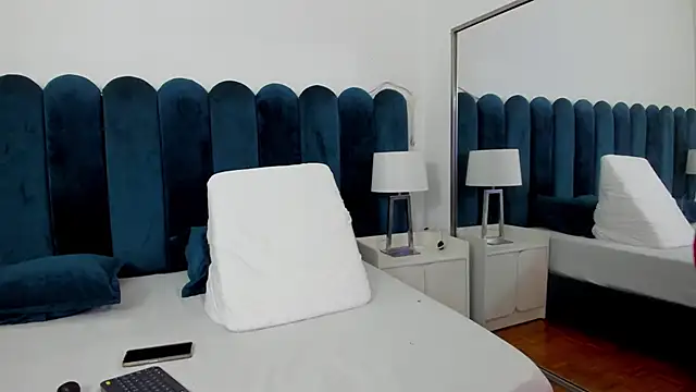 Snapshot of marianaaguii chatting on January 18, 1:48 pm marianaaguii online show from January 18, 1:48 pm