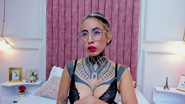 Snapshot of NicoleBlum chatting on December 30, 6:38 pm NicoleBlum online show from December 30, 6:38 pm