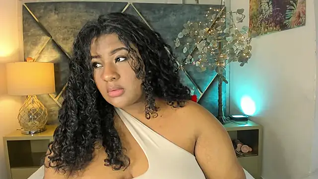Snapshot of DannaFalco25 chatting on February 11, 6:44 pm DannaFalco25 online show from February 11, 6:44 pm