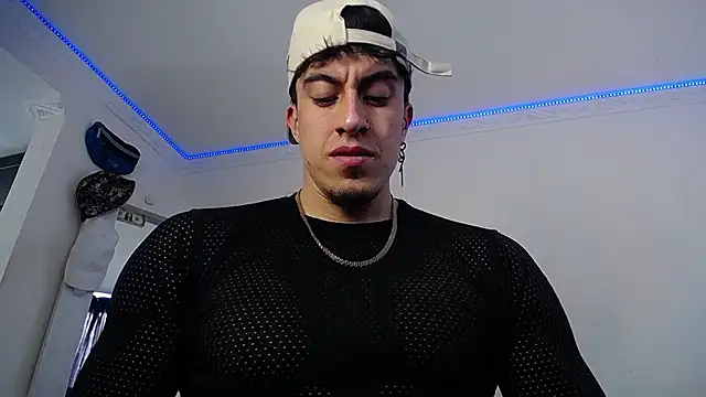 strongboy  online show from February 16, 5:31 pm