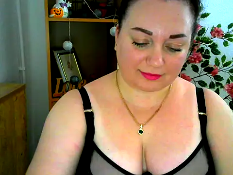 AmanaGi online show from November 14, 3:11 pm