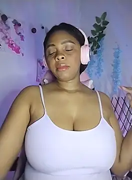 Snapshot of collegechica chatting on October 2, 7:15 am collegechica online show from October 2, 7:15 am