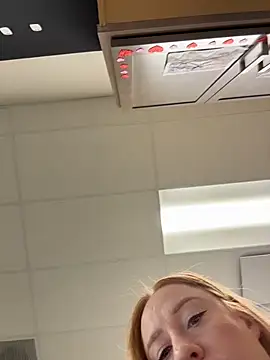 Snapshot of cinnatitties chatting on October 29, 4:20 pm cinnatitties online show from October 29, 4:20 pm