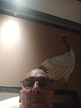 Snapshot of pierre5004 chatting on February 10, 1:15 pm pierre5004 online show from February 10, 1:15 pm