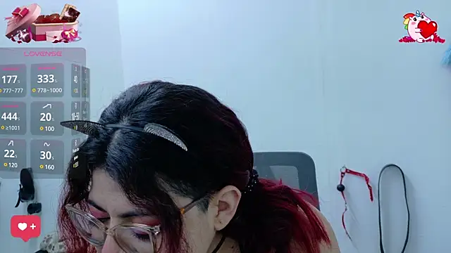 Catwhite  online show from February 18, 12:39 pm