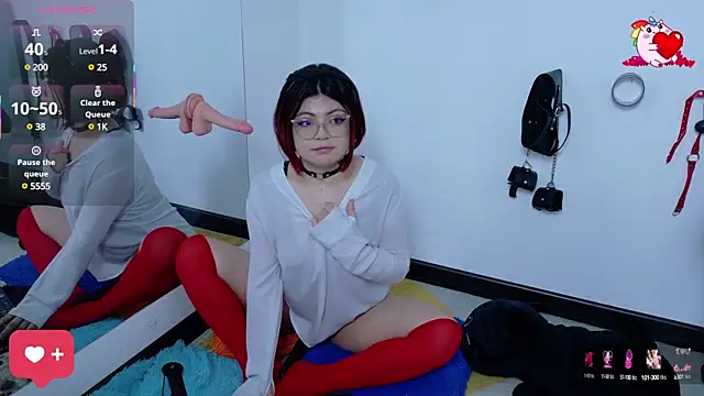 Catwhite  online show from March 19, 3:29 pm